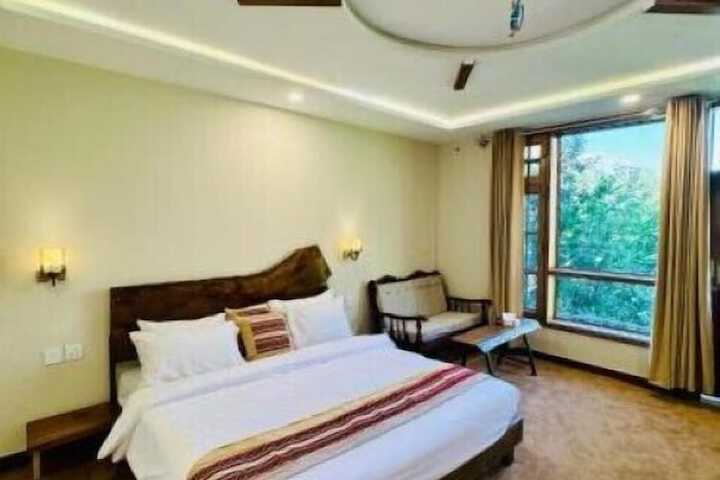 Room 2 of 6