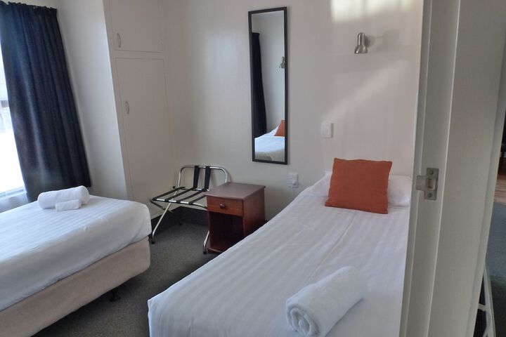 Room 16 of 86