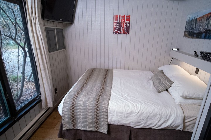 Room 2 of 29