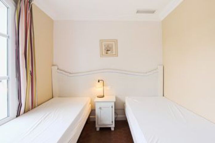 Room 57 of 228