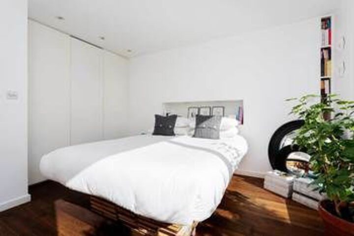 Room 9 of 22