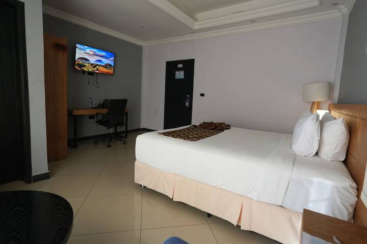 Room 79 of 173