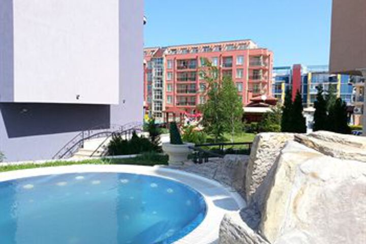 Pool 124 of 153