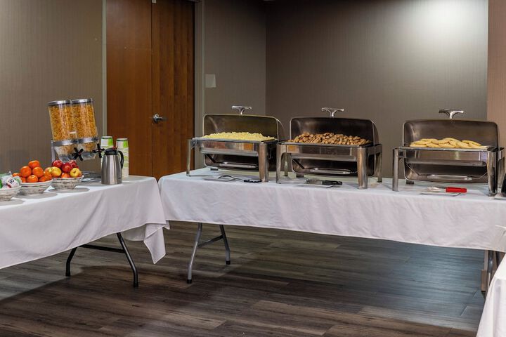 Breakfast/Coffee Service 91 of 114
