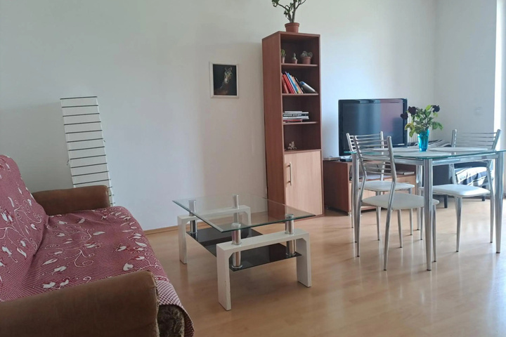 Room 5 of 11