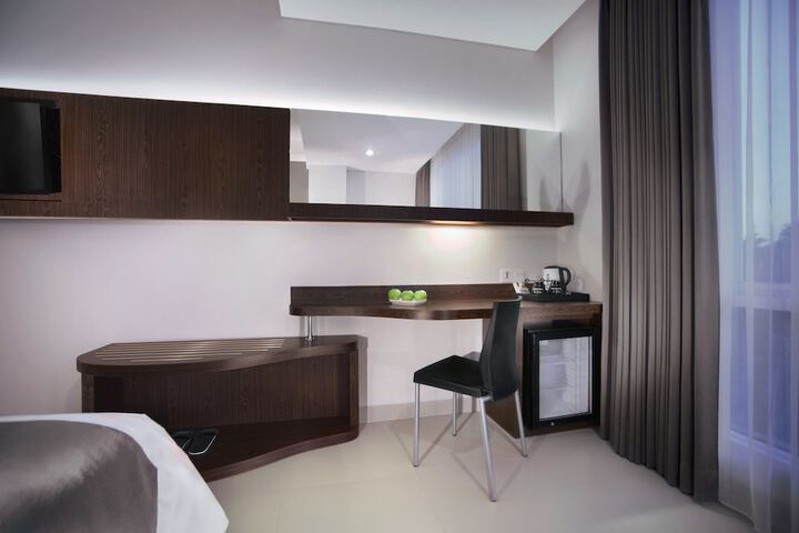 Room 7 of 27
