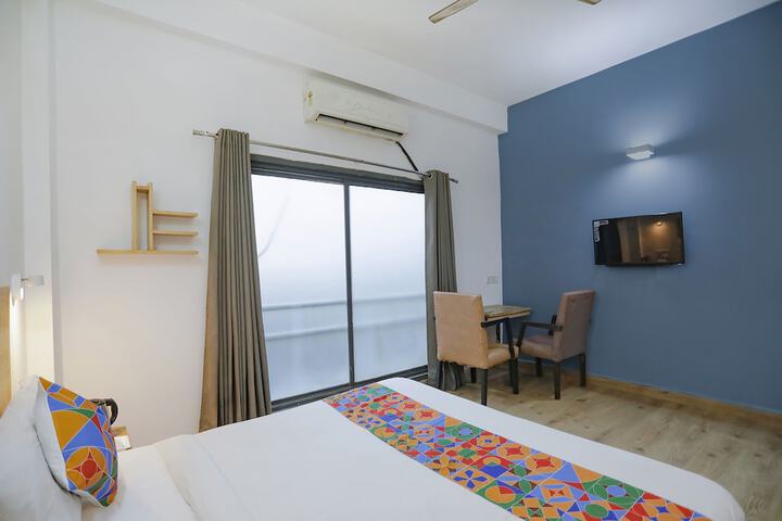 Room 17 of 33