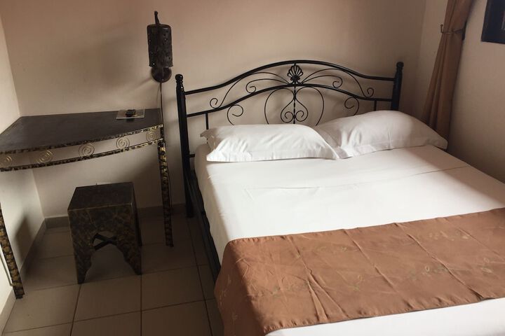 Room 8 of 19