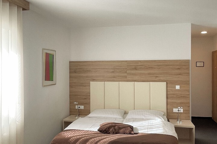 Room 17 of 70