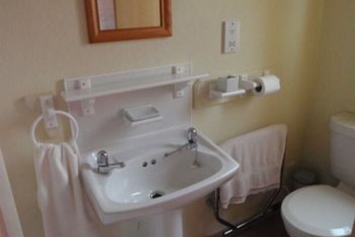 Room 4 of 14