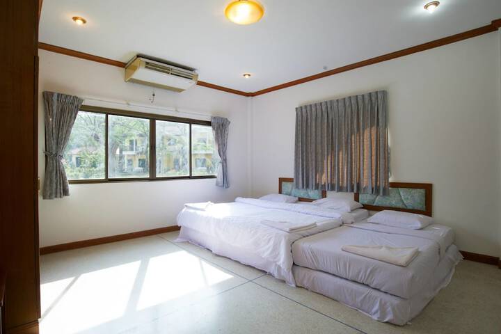 Room 11 of 24