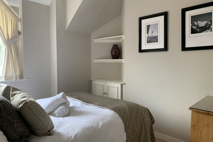 Room 10 of 38