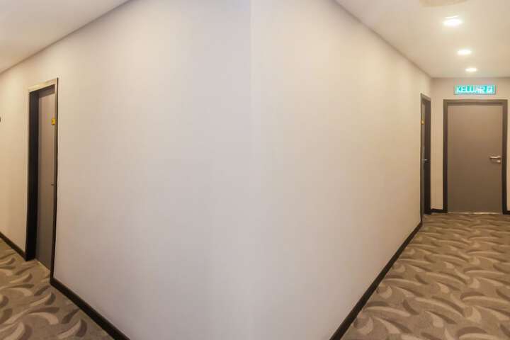 Ballroom/Hall 31 of 34