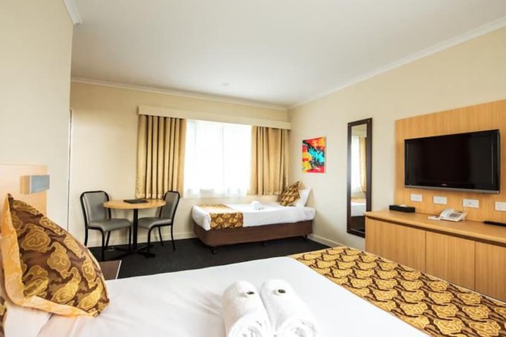 Room 10 of 35