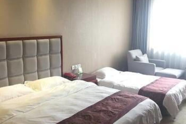 Room 13 of 19