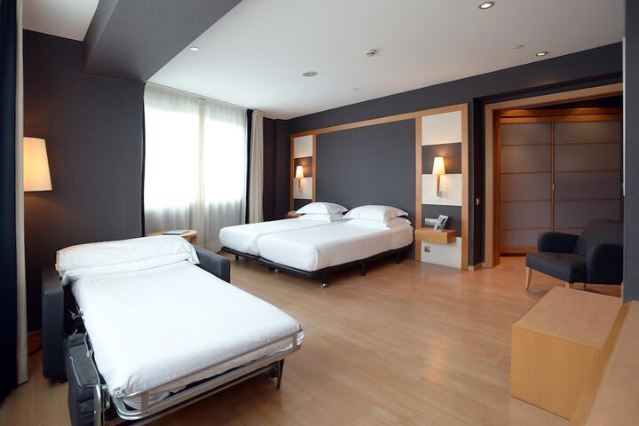 Room 7 of 111