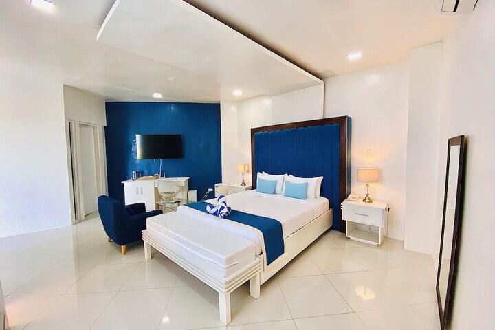 Room 5 of 51