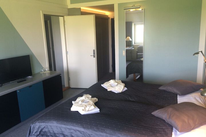 Room 7 of 40