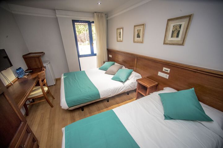 Room 15 of 34