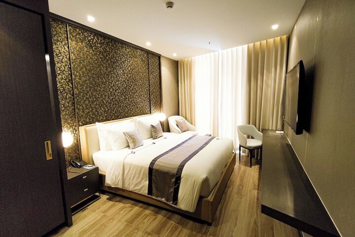 Room 8 of 60
