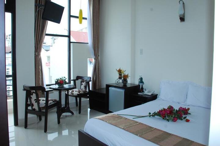 Room 1 of 6