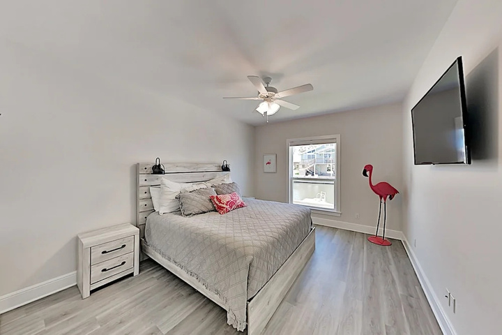 Room 6 of 24