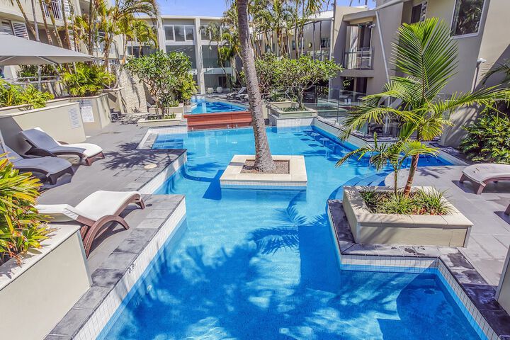 Pool 102 of 122