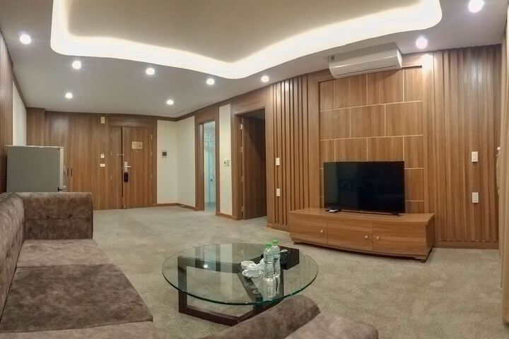 Room 12 of 111