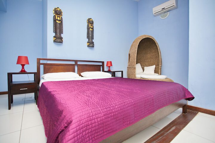 Room 10 of 77