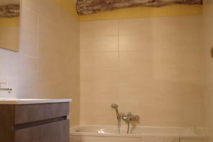 Room 10 of 50