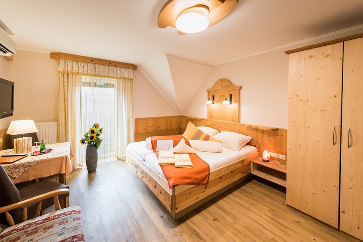Room 8 of 40