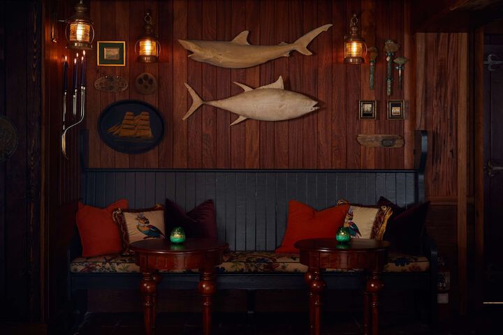 Lounge 187 of 227