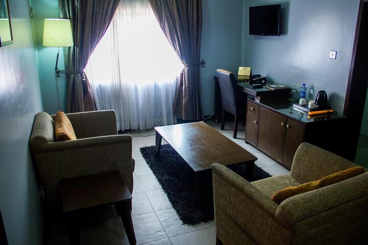Room 14 of 18