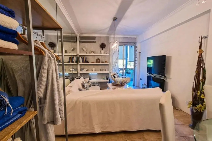 Room 5 of 23