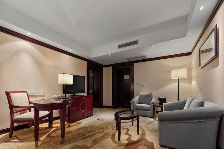 Room 13 of 34