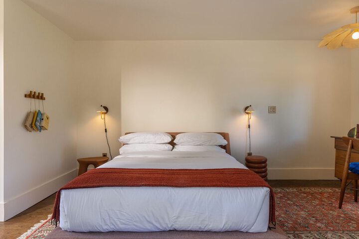 1 Queen Bed (11 of 38)