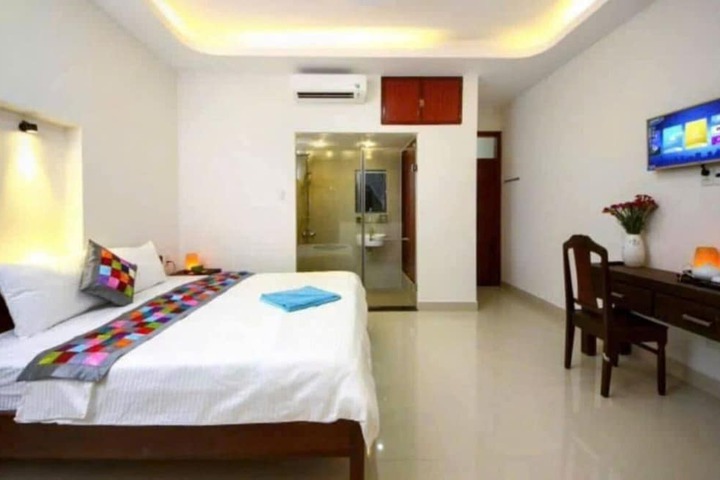 Room 8 of 24