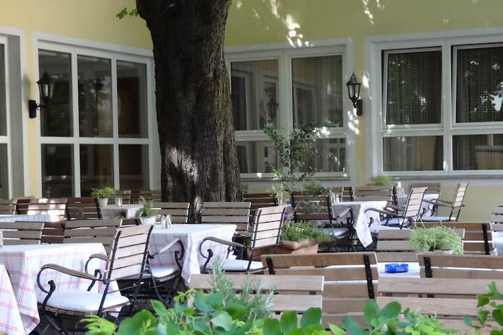 Hotel Exterior 132 of 136