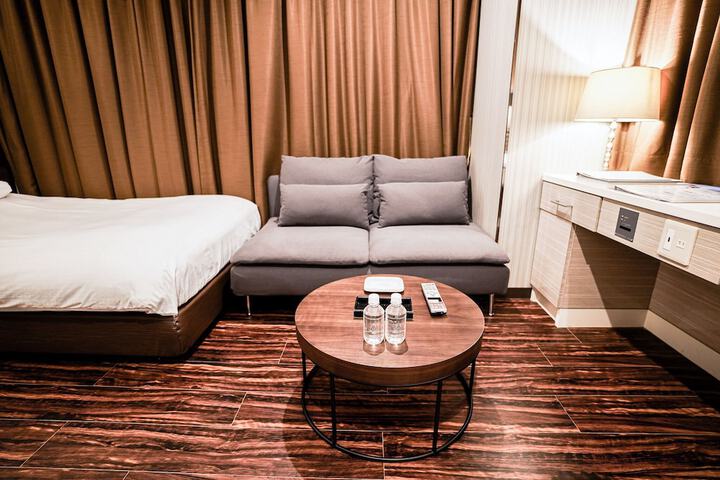 Room 13 of 239
