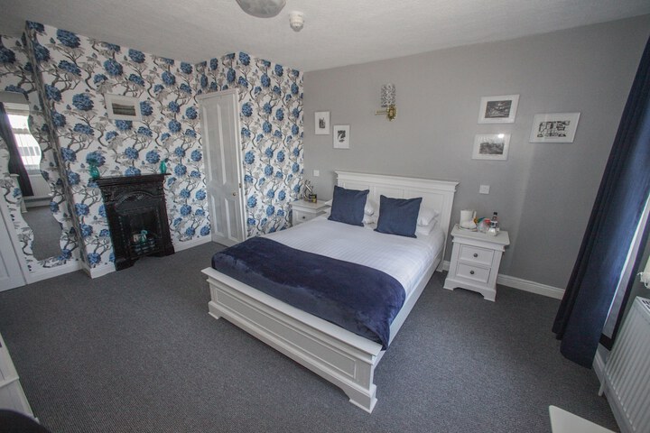 Room 13 of 35