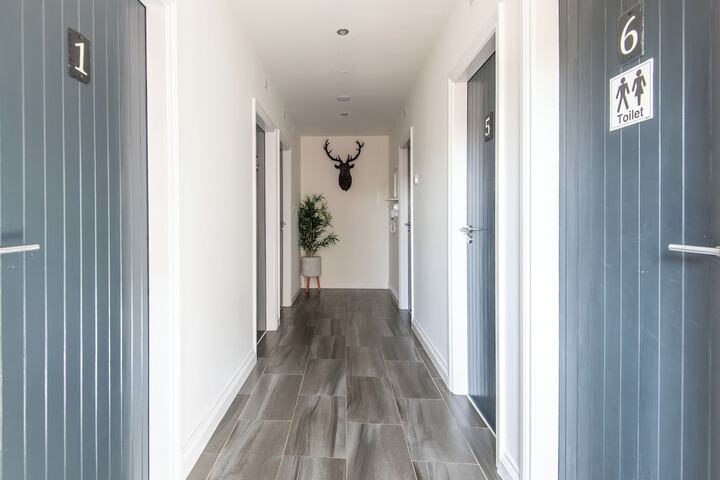Room 43 of 61