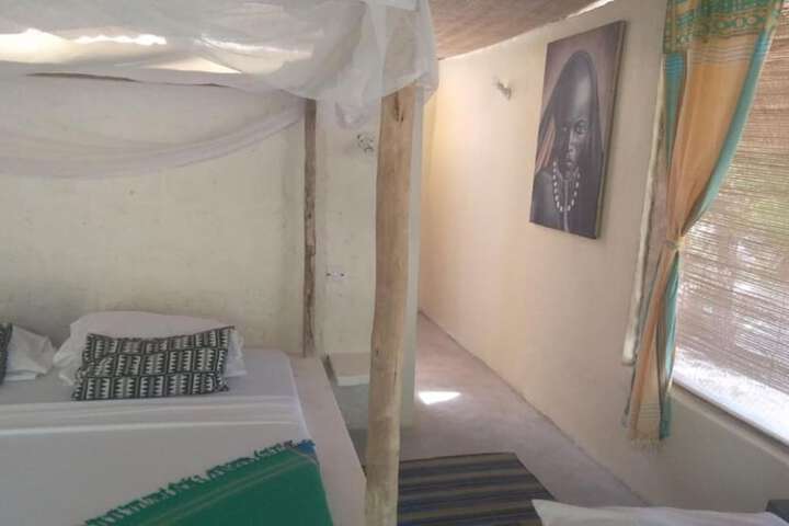 Room 13 of 16