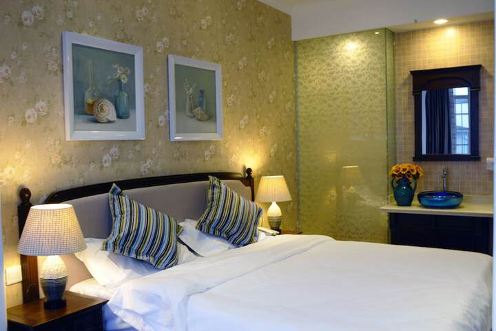 Room 4 of 24