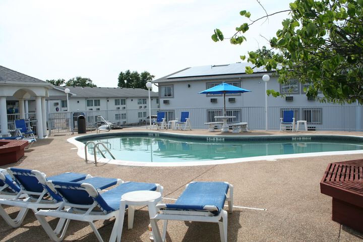 Hotel with Pool