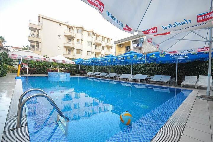 Pool 11 of 25
