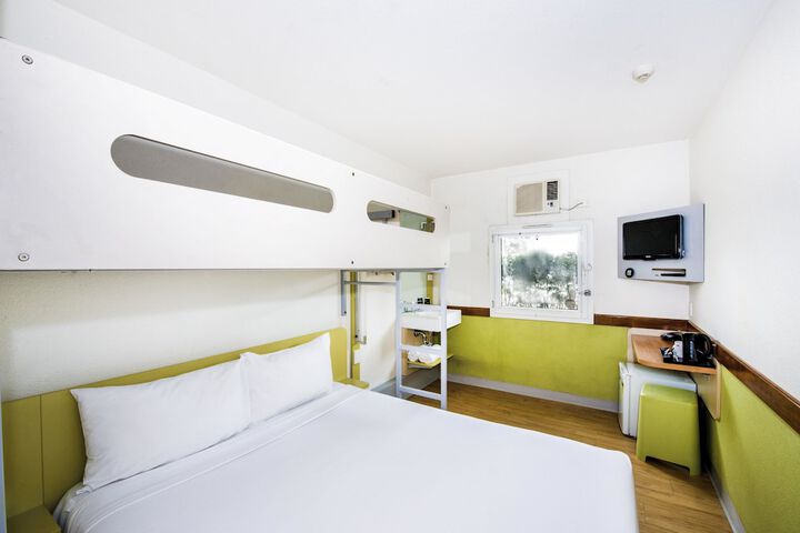 Room 4 of 52