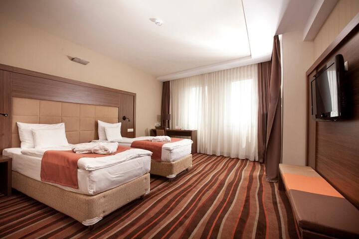 Room 5 of 47
