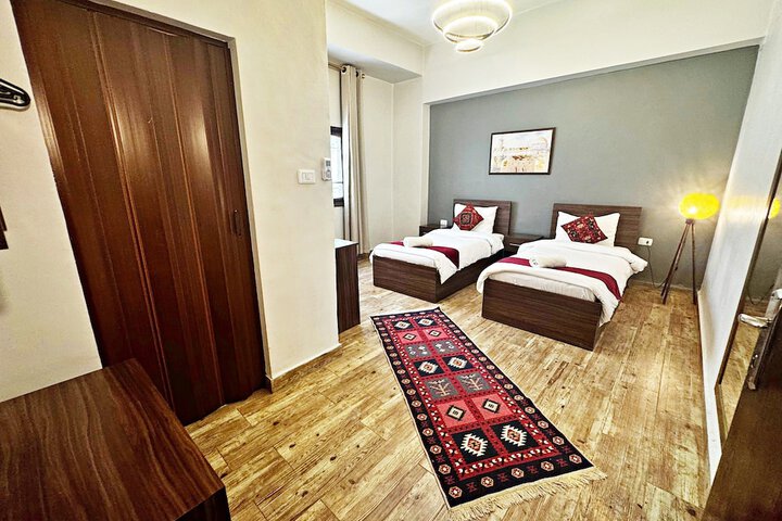 Room 52 of 114