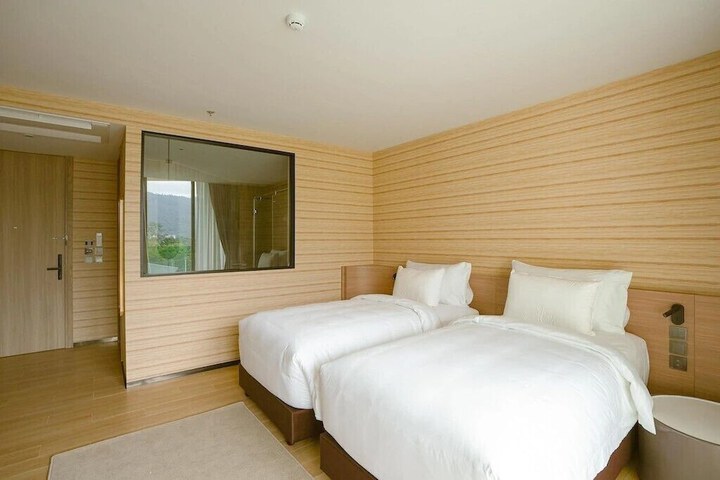 Room 18 of 134