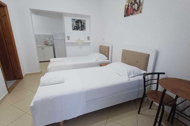 Room 10 of 65